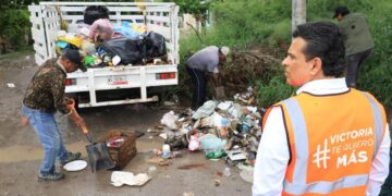 Recorre y supervisa alcalde Lalo Gattás operativo de limpieza en puntos de recolección de basura.