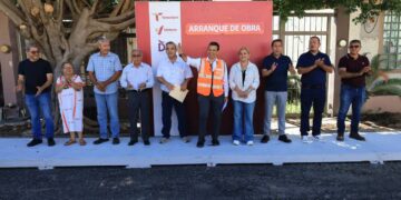Dan banderazo a pavimentación de calle del Fracc. Las Misiones.