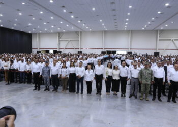 Entrega Américo Villarreal vehículos y  maquinaria por 125.2 mdp