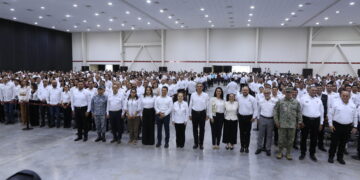 Entrega Américo Villarreal vehículos y  maquinaria por 125.2 mdp
