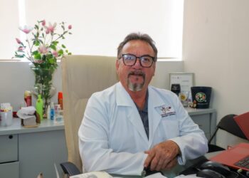 “Si tú no puedes, nosotros vamos”, llevan prevención del cáncer de mama a  los centros laborales