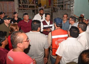 Alcalde Lalo Gattás inicia recorridos vespertinos en colonias para estar más cerca de la gente.