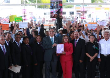 En Bustamante, Américo refrenda el respaldo de su gobierno; se prioriza agua, electrificación  y vivienda