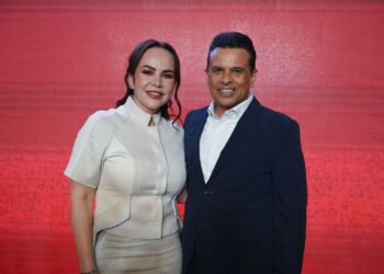 Asiste Lalo Gattás a Segundo Informe de Carmen Lilia Canturosas.
