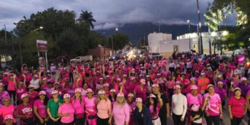 Con mega zumbatón promueve gobierno de Victoria prevención contra el cáncer de mama.